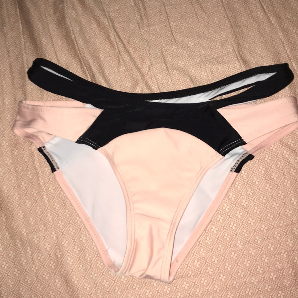 bikini!!! - Picture 4 of 5